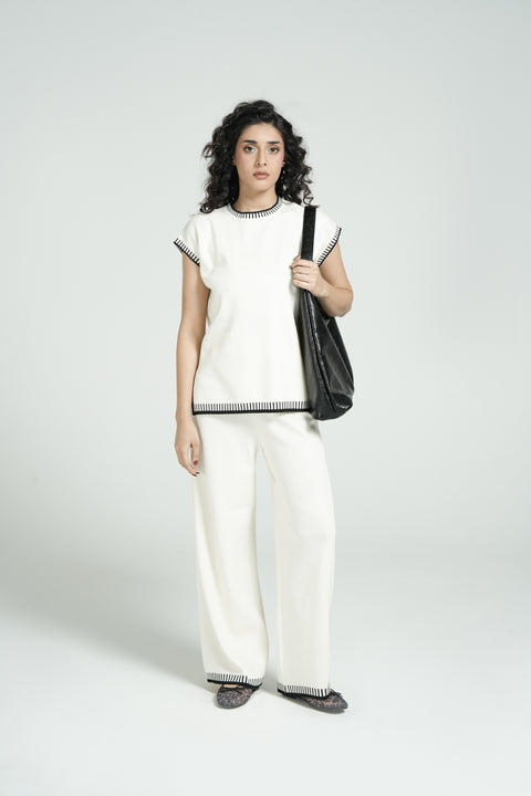 CONTRAST KNIT TOP