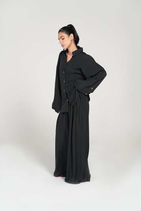 BUTTON DOWN WITH SLEEVE DETAIL