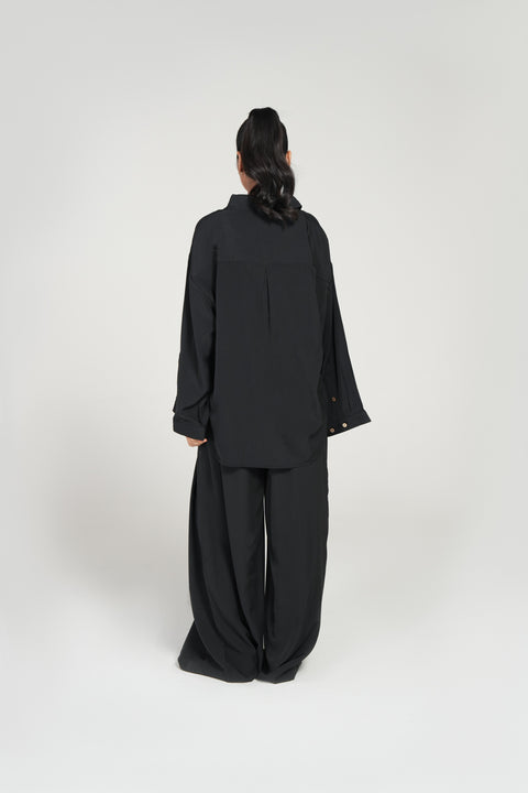 BUTTON DOWN WITH SLEEVE DETAIL