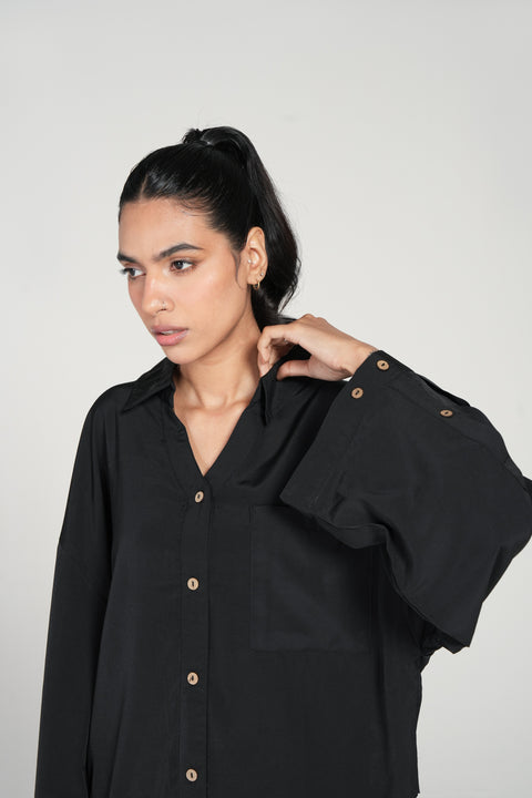 BUTTON DOWN WITH SLEEVE DETAIL