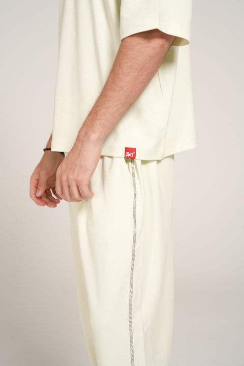 BOXY FIT CONTRAST FLATLOCK TEE