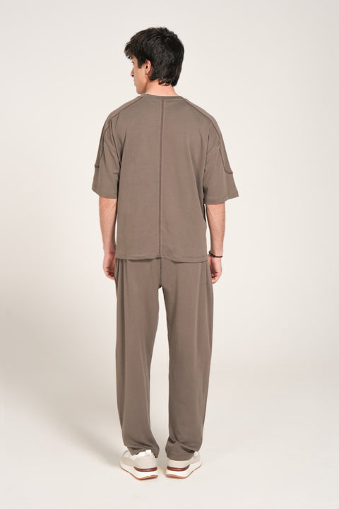 BOXY FIT CONTRAST FLATLOCK TEE