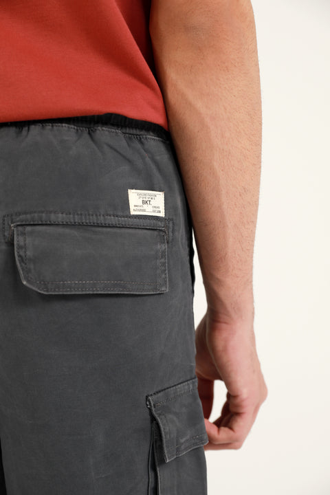 TEXTURED CARGO SHORT