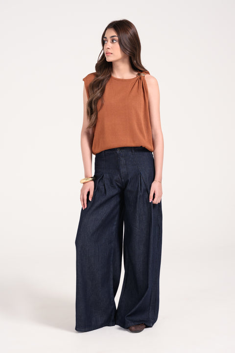 KNITTED TOP WITH ELASTICATED HEM