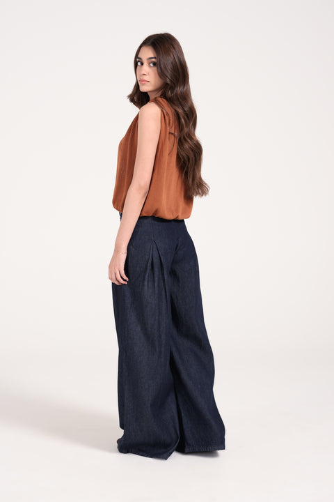 KNITTED TOP WITH ELASTICATED HEM