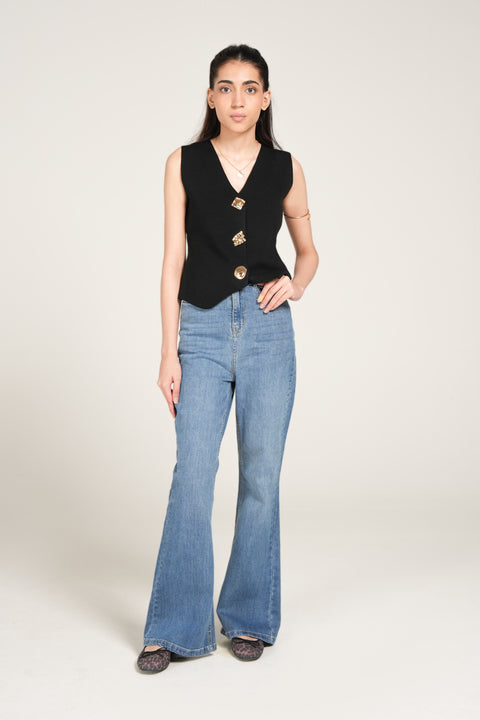 KNIT TOP WITH ACCENT BUTTONS