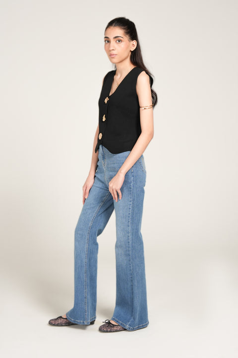 KNIT TOP WITH ACCENT BUTTONS
