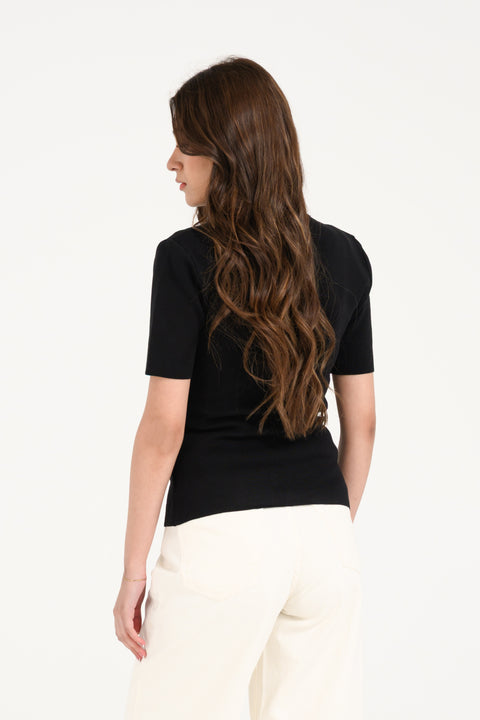 KNITTED TOP WITH BROOCH