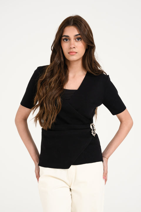 KNITTED TOP WITH BROOCH