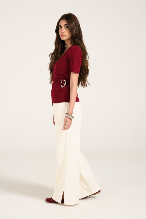 KNITTED TOP WITH BROOCH