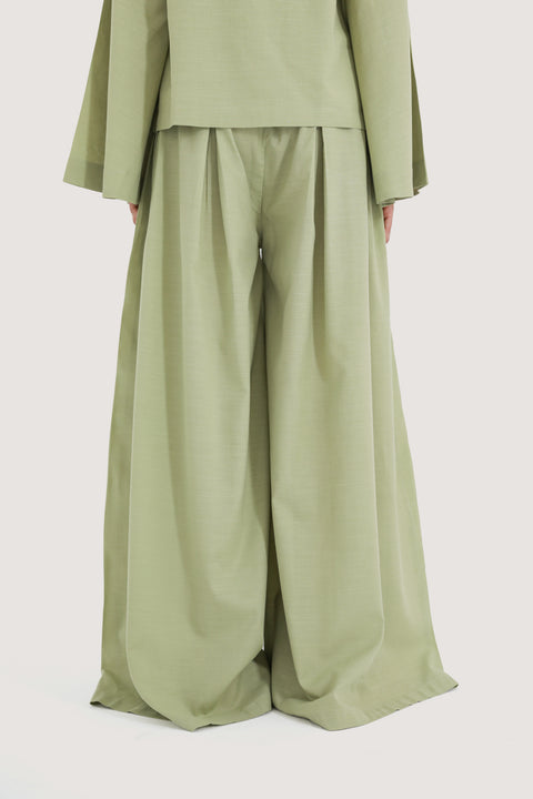 WIDE LEG PLEATED TROUSERS