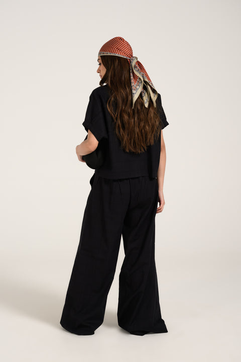 TEXTURED CROPPED BUTTON DOWN TOP