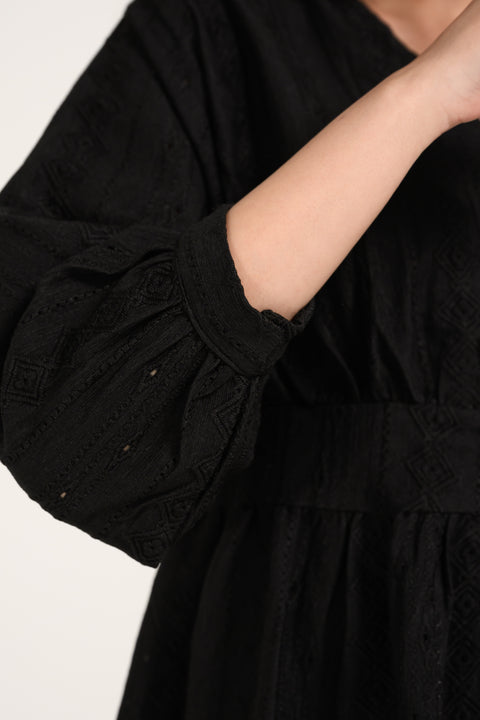 SCHIFFLI BLOUSED TOP