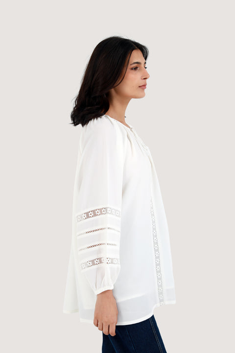 BLOUSED TOP WITH LACE DETAIL