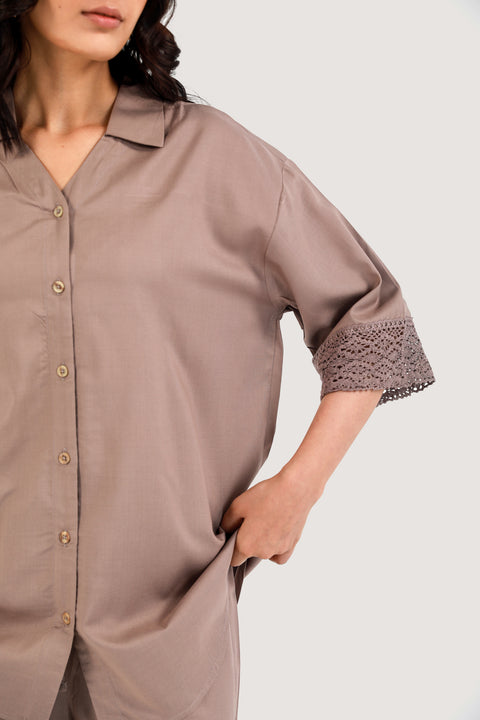 SHIRT WITH LACE DETAIL