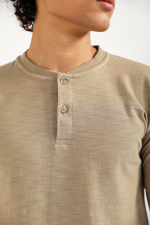 SLIM CROPPED TEXTURED HENLEY