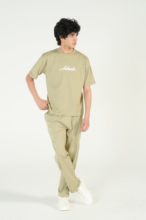 RELAXED FIT AUTHENTIC TEE