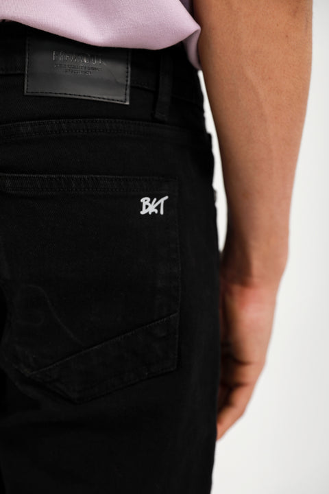 SLIM RELAXED FIT DENIM