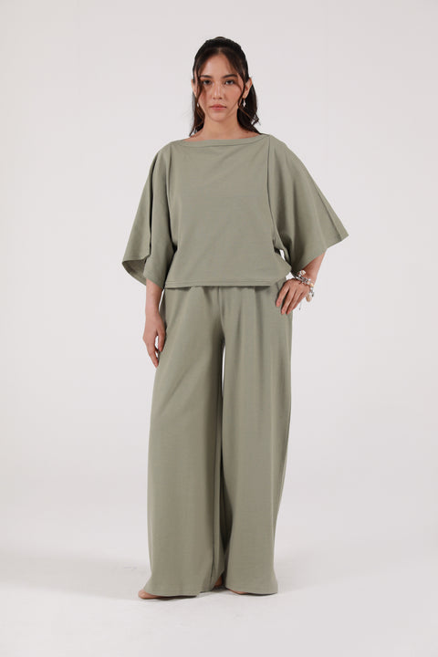 TEXTURED TOP WITH SLEEVE DETAIL