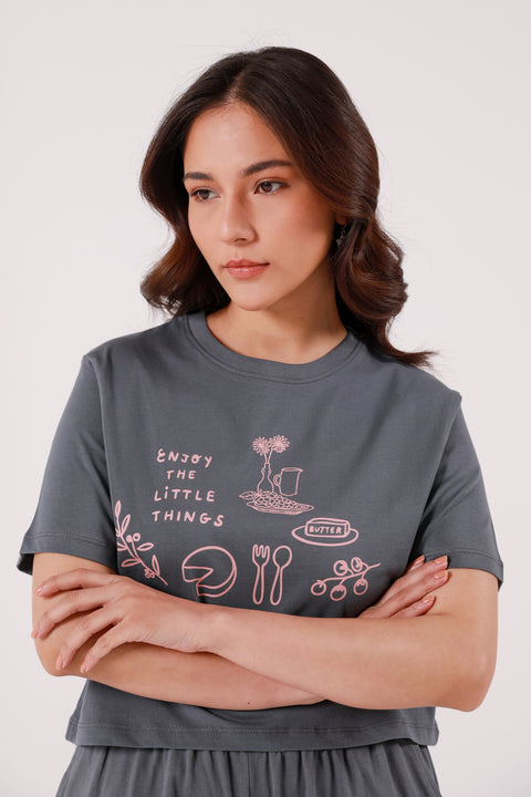 GRAPHIC CROPPED TEE