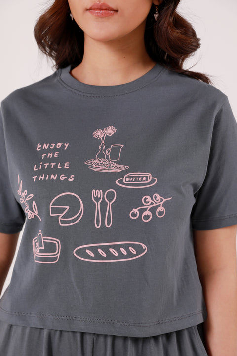 GRAPHIC CROPPED TEE