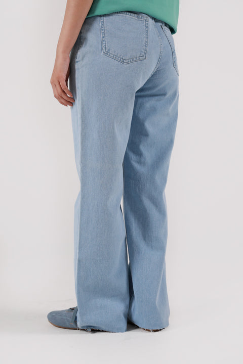 STRAIGHT FIT DENIM