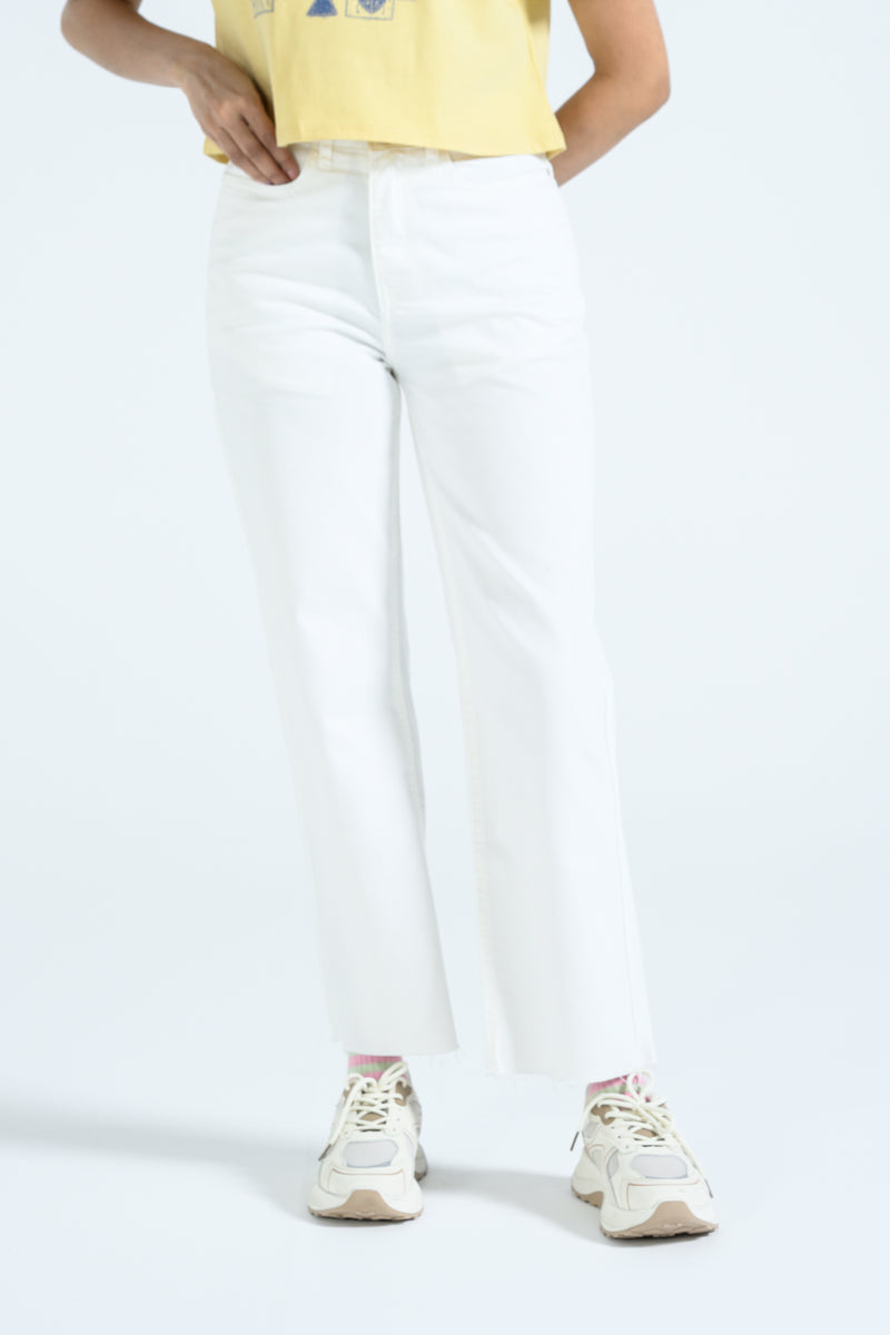STRAIGHT FIT DENIM