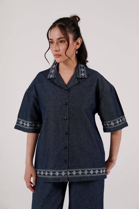 DENIM EMBROIDERED BUTTON DOWN TOP