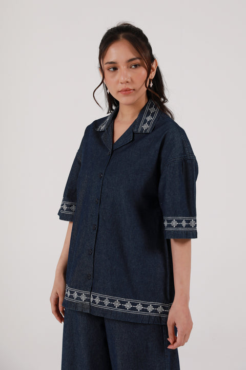 DENIM EMBROIDERED BUTTON-DOWN TOP