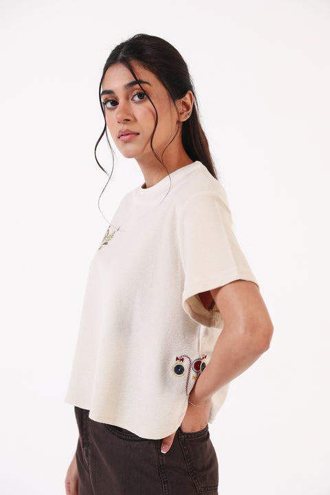 TEXTURED EMBROIDERED TEE