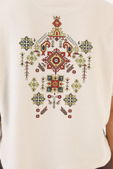 TEXTURED EMBROIDERED TEE