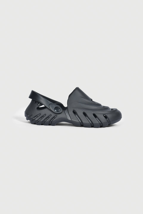 TEXTURED RUBBER CLOGS