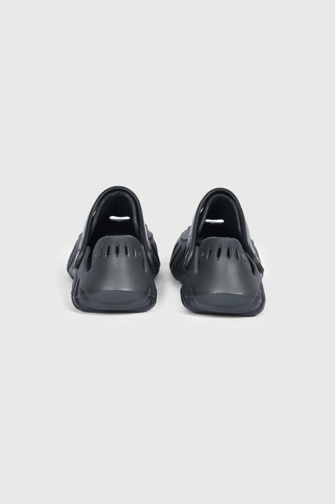 TEXTURED RUBBER CLOGS