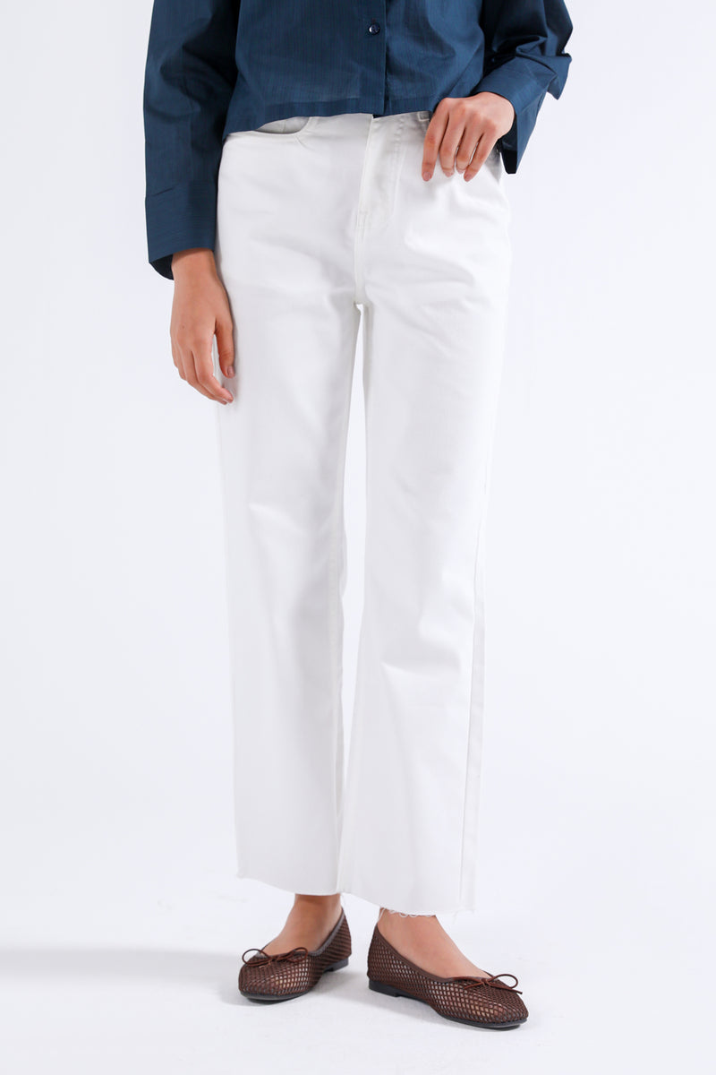STRAIGHT FIT DENIM