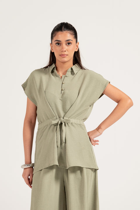 WAIST FITTED SLEEVELESS TOP