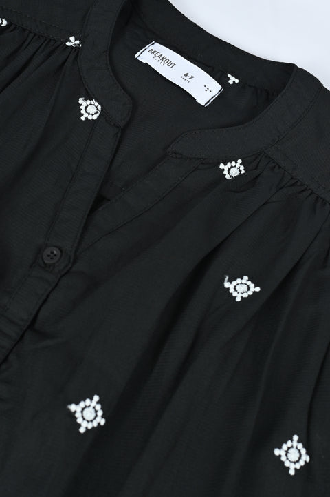 GIRLS EMBROIDERED BUTTON DOWN SHIRT