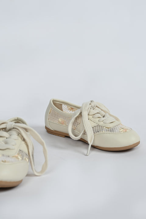 GIRLS LACED UP BALLET FLATS